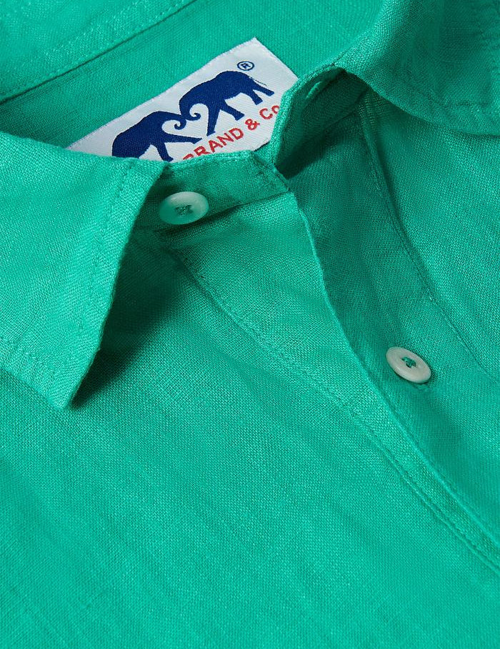 Men's Sicilian Green Hoffman Linen Shirt close-up showing button details and collar texture. Old money shirts made from 100% linen.